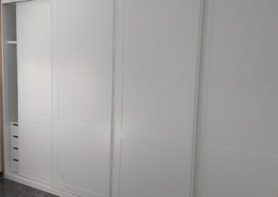 diseño armario en L modelo cuadro lacado blanco 3